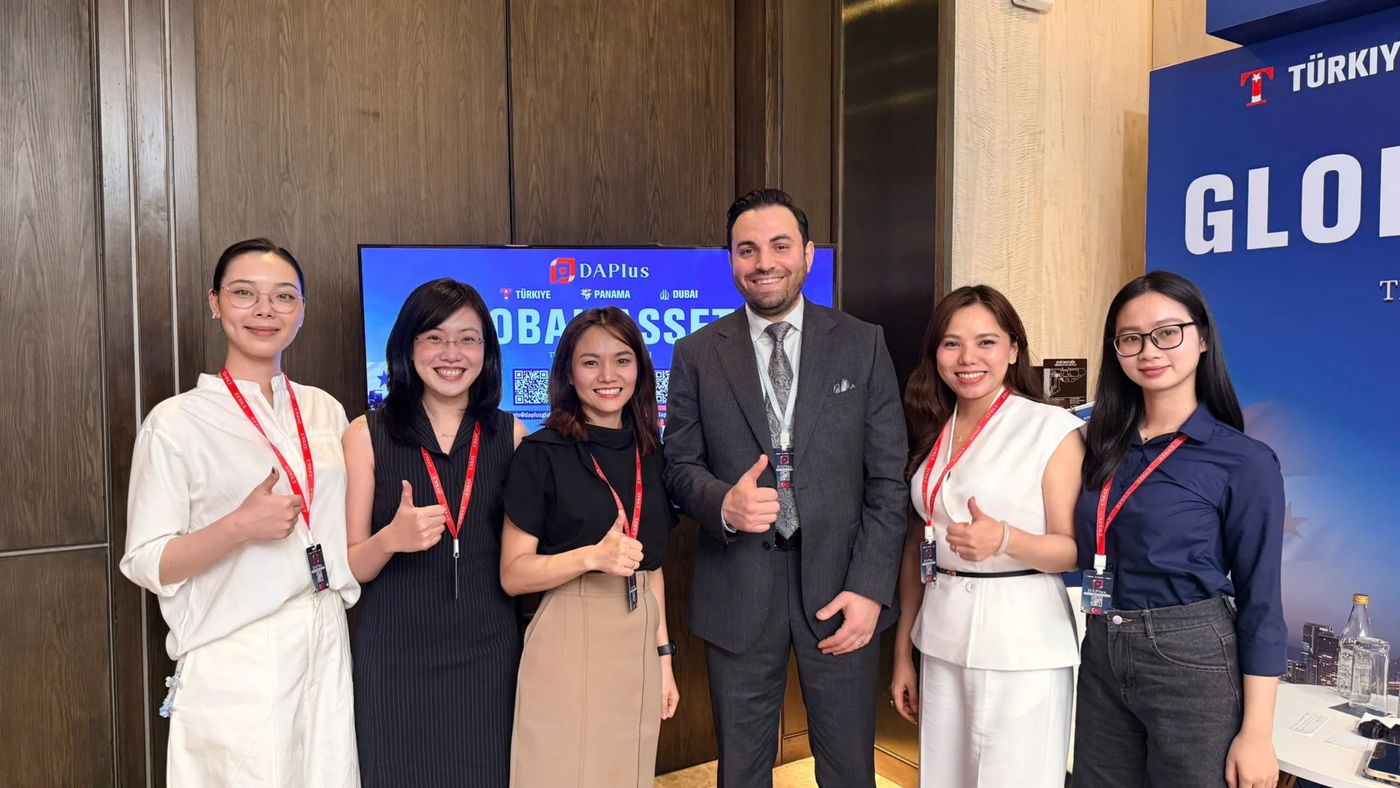 中国市场总监 Nina 与 AT Express 中国 团队出席移民行业活动，并与土耳其战略合作伙伴会面。